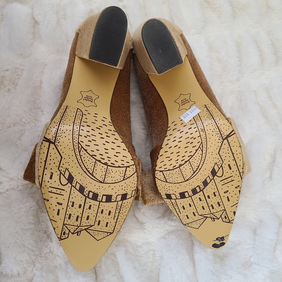 New Bella Vita Galla II Wide Width Velvet Block Heel Floral Pump Pin Up Lolita - Picture 5 of 6